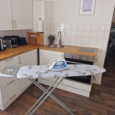 1 Raumwohnung Für 2 Personen *